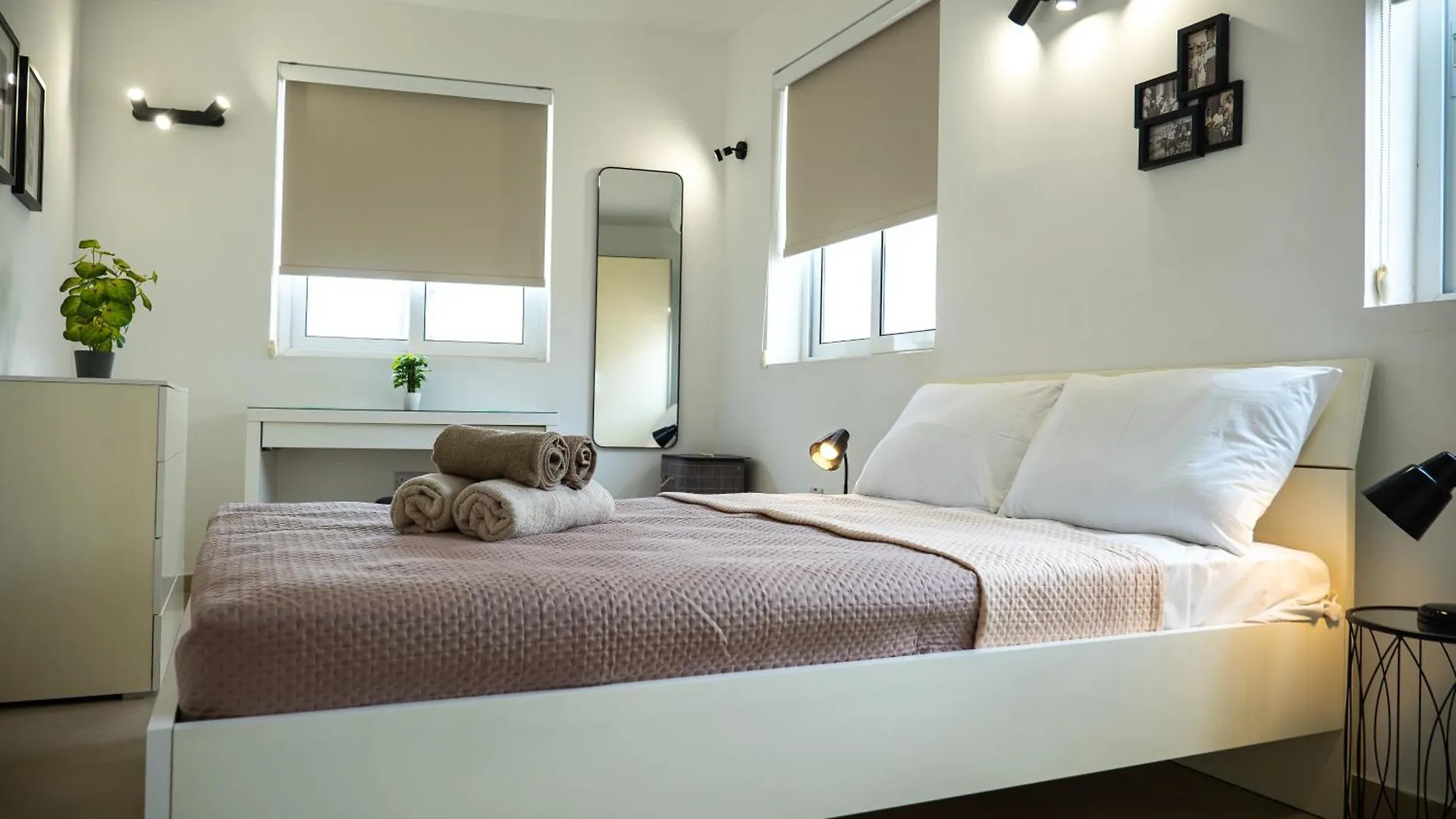 Stella & Rosie - Two Bedroom Apartment'S By Eldi Pieta Apartment