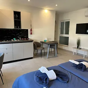  Guest house The